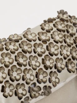 – Schultertasche aus Kalbleder mit Blumenoptik*Alchimia Hot