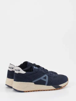 – Retro-Sneaker aus Velours und Mesh*Allrounder