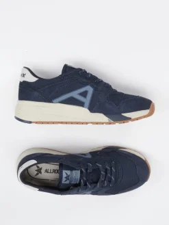 – Retro-Sneaker aus Velours und Mesh*Allrounder