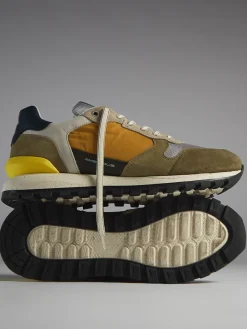 – Retro-Sneaker aus Veloursleder Senfgelb*Ambitious Best