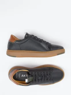 – Sneaker aus Kalbleder in*Ambitious Hot