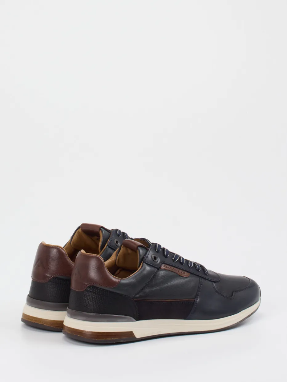 – Sneaker aus Kalbleder in Dunkel*Ambitious