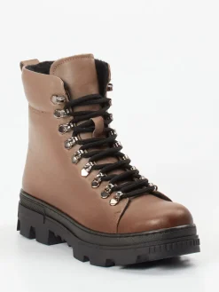 – Schnürboots aus Kalbleder in*Andrea Conti Online