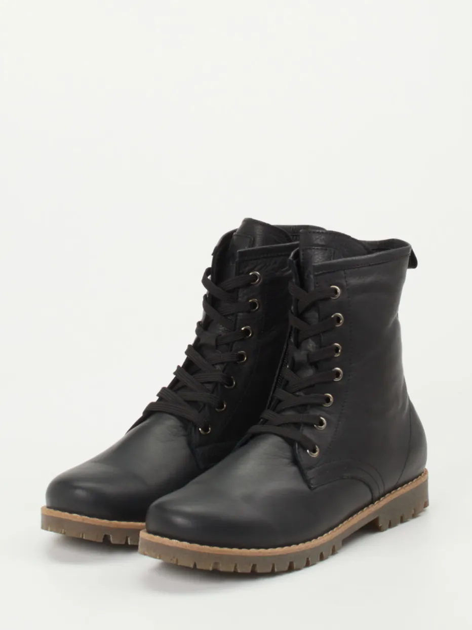 – Schnürboots aus Kalbleder*Andrea Conti Hot