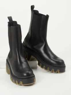 – Chelsea Boots aus Kalbleder*Andrea Puccini