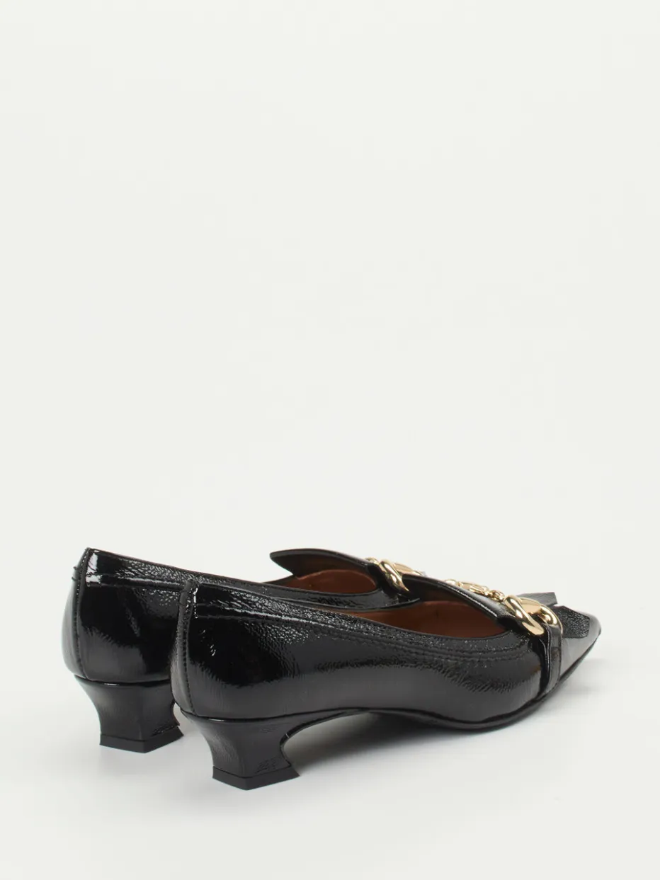 – Kitten-Heel-Pumps aus Lackleder*Andrea Puccini New