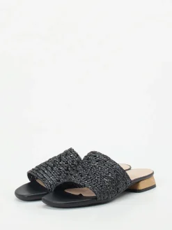 – Mules aus Flechtleder in*Andrea Puccini New