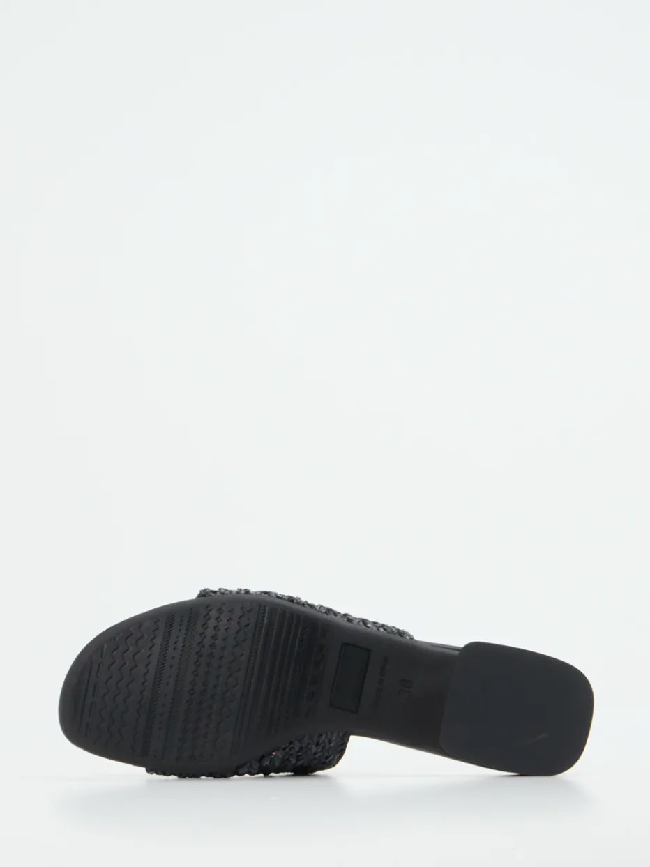 – Mules aus Flechtleder in*Andrea Puccini New