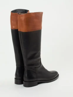 – Reitstiefel aus Kalbleder*Andrea Puccini New