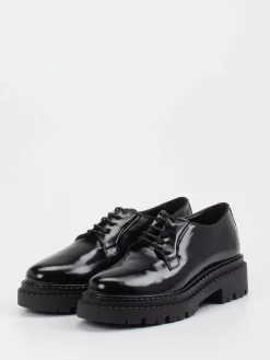 – Schnürschuh aus Lackleder*Andrea Puccini Hot