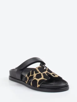 – Slides aus Lammleder mit Fellprint*Andrea Puccini Best