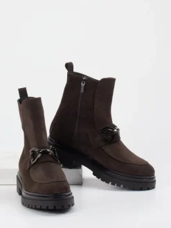 – Stiefeletten aus Veloursleder*Andrea Puccini New