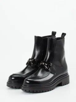 – Stiefelette aus Hochglanzleder*Andrea Puccini Outlet