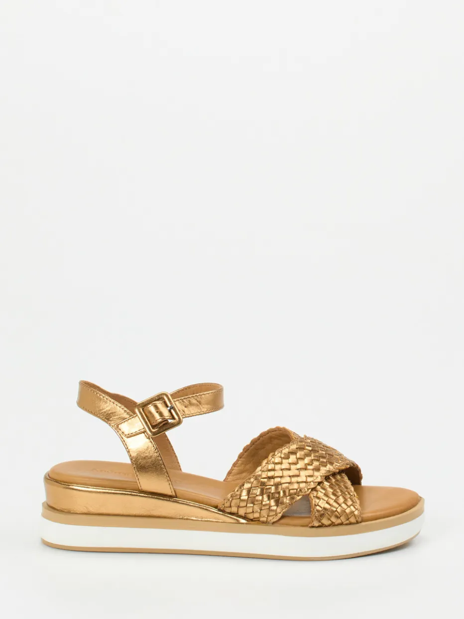 – Plateau-Sandalen aus Flechtleder goldfarben*Andrea Sabatini Online