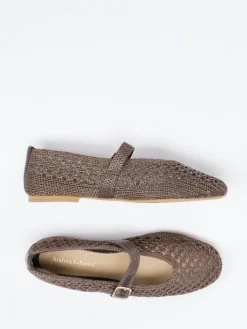 – Spangenpumps aus Flechtleder*Andrea Sabatini