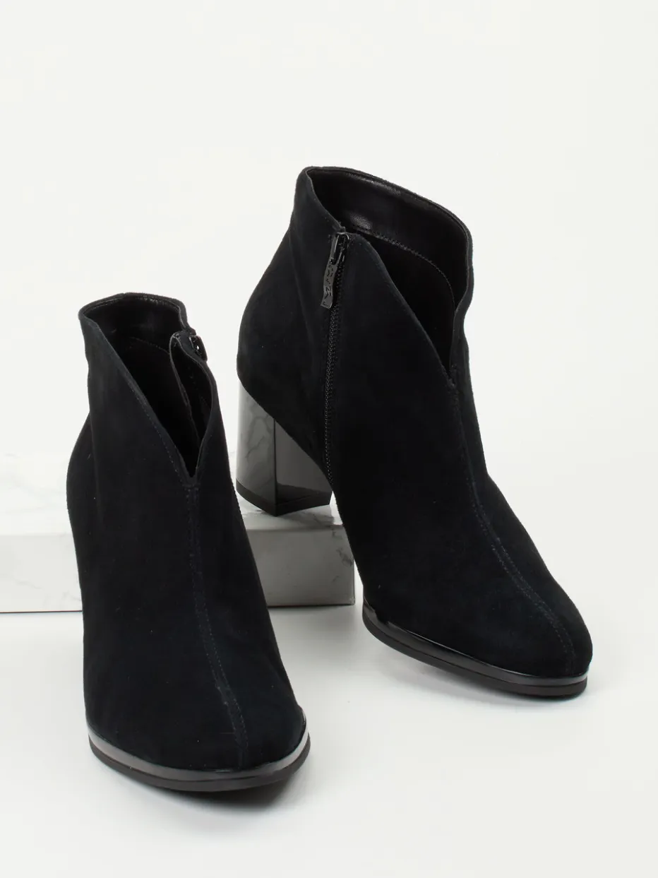 – Ankle Boots aus Veloursleder*Ara New