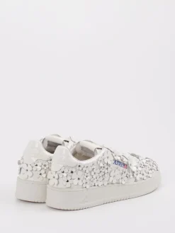 Damen Autry – Low-Top Sneaker aus Lackleder Offwhite