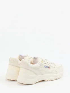 Damen Autry – Sneaker aus Kalbleder und Mesh creme