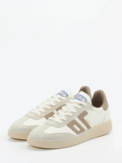 – Retro-Sneaker aus Leder in Creme*Back 70 Clearance