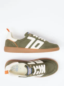 – Retro-Sneaker aus Veloursleder und Textil*Back 70