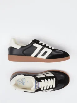 – Retro-Sneaker aus Velourleder*Back 70