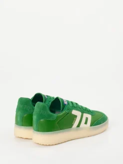 – Retro-Sneaker aus Velours- und Glattleder*Back 70 Hot