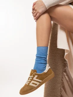 – Sneaker aus Veloursleder karamell*Back 70 Online