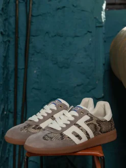 – Sneaker aus Veloursleder*Back 70 Best