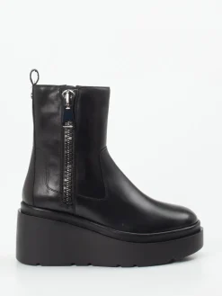 – Plateau-Stiefeletten aus Glattleder*CAFèNOIR New