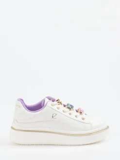 – Sneaker aus Kalbleder mit Schmucksteinen*CAFèNOIR