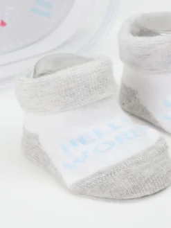 – Neugeborenen-Söckchen aus Textil Weiß-*Camano Best