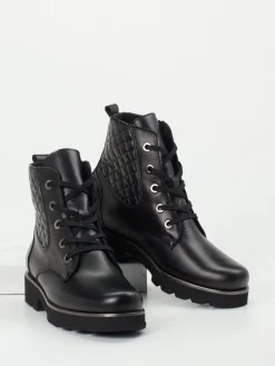 – Schnürboots aus Kalbleder*Christian Dietz Hot