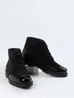 – Schnürboots aus Veloursleder*Christian Dietz Sale