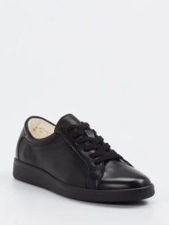 – Sneaker aus Lammleder*Christian Dietz