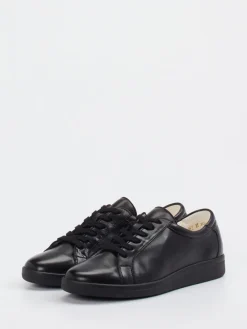 – Sneaker aus Lammleder*Christian Dietz