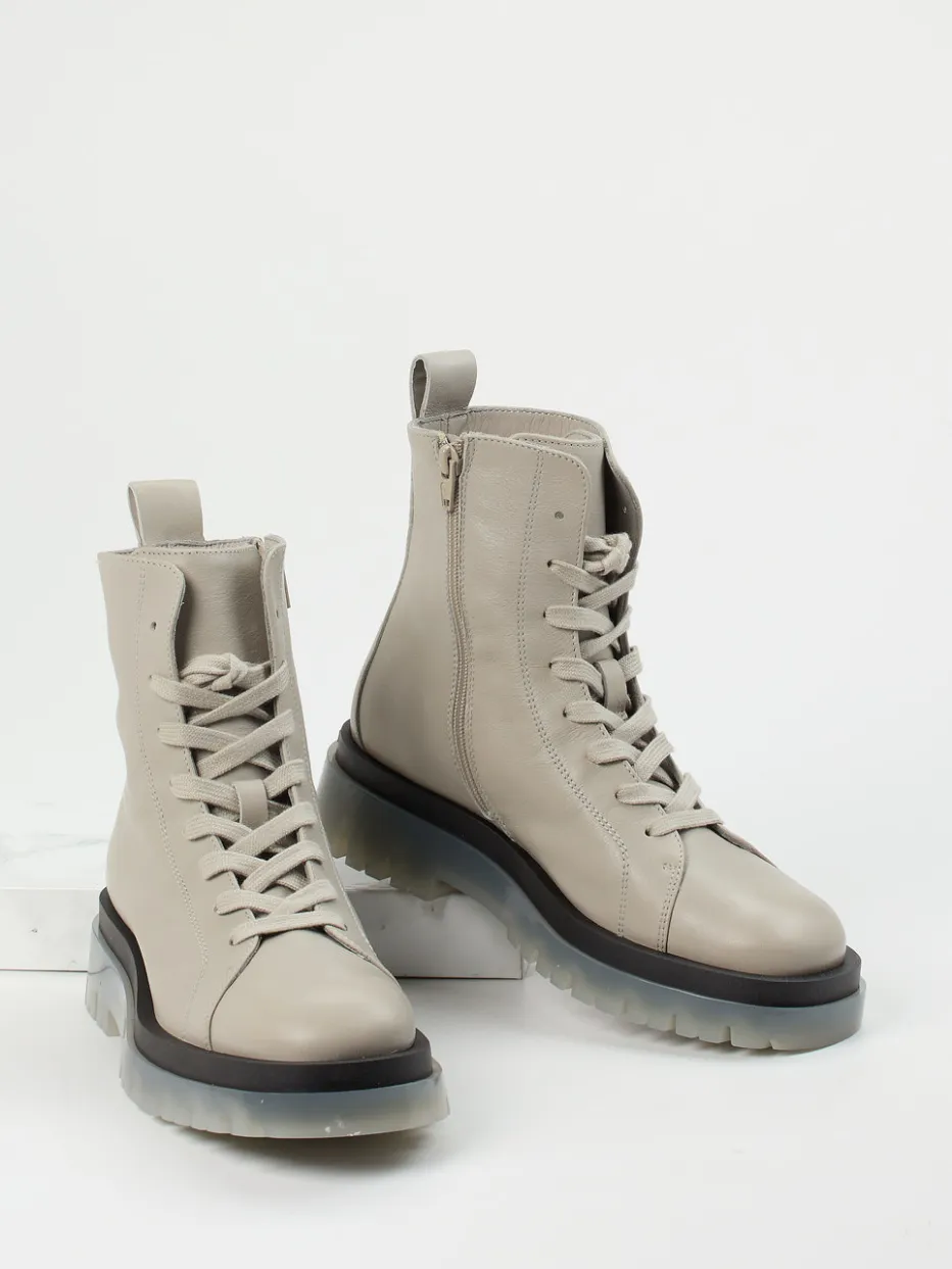 – Schnürboots aus Kalbleder in Greige*Copenhagen Best