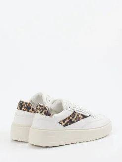 – Sneaker aus Kalbleder mit Leoprint*Copenhagen New