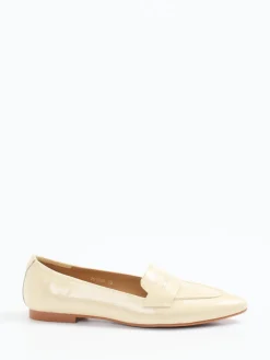 – Loafer aus Lackleder in Creme*Di Lauro New