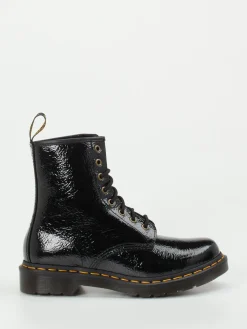 – Schnürboots aus Lackleder*Dr. Martens