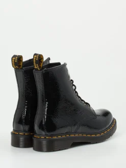 – Schnürboots aus Lackleder*Dr. Martens