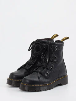 – Schnürboots aus Kalbleder*Dr. Martens Online