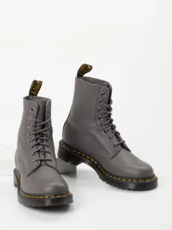 Damen Dr. Martens – Schnürboots aus Kalbleder stein