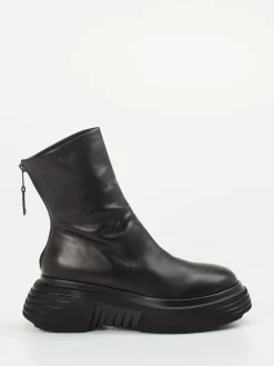 – Plateau-Stiefelette aus Kalbleder*Elena Iachi New