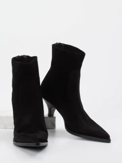 – Stiefeletten aus Veloursleder*Elena Iachi Online