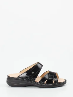 – Pantolette aus Lackleder*Finn Comfort