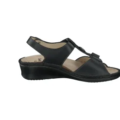 – Sandale aus Kalbleder*Finn Comfort