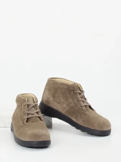 – Schnürboot aus Veloursleder in Taupe*Finn Comfort