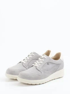 – Schnürschuh aus Veloursleder hell*Finn Comfort