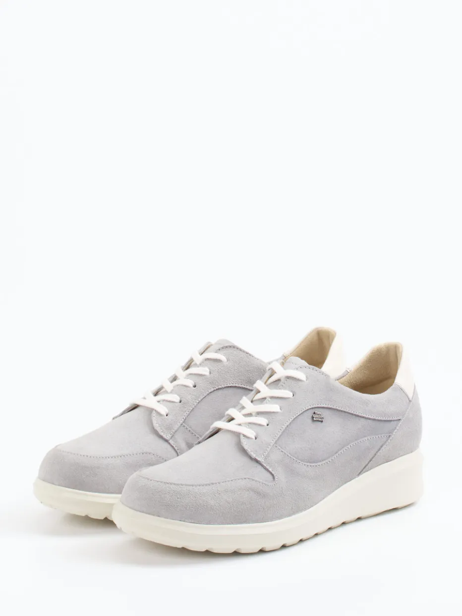 – Schnürschuh aus Veloursleder hell*Finn Comfort