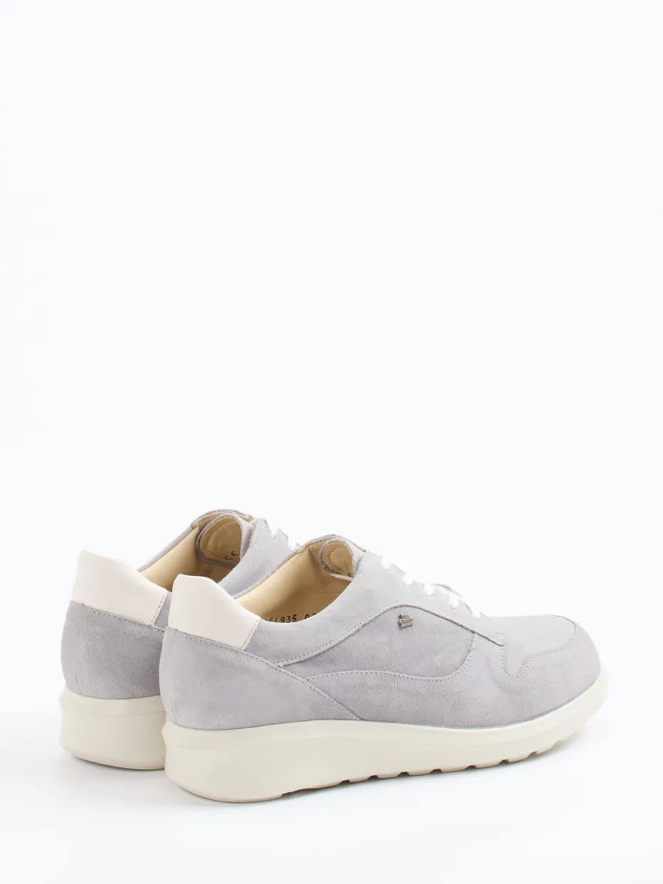 – Schnürschuh aus Veloursleder hell*Finn Comfort